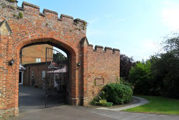 cassiobury court entrance