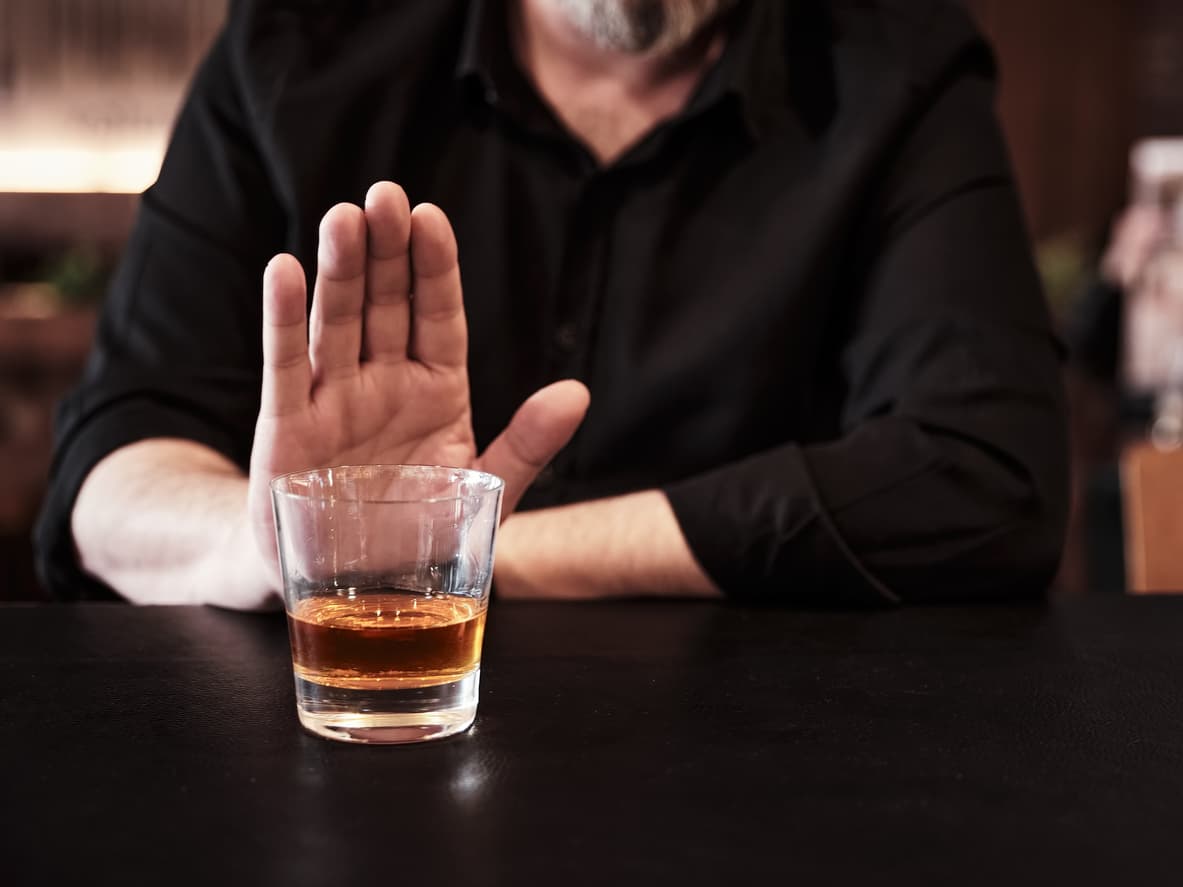 5 Benefits of Giving Up Alcohol